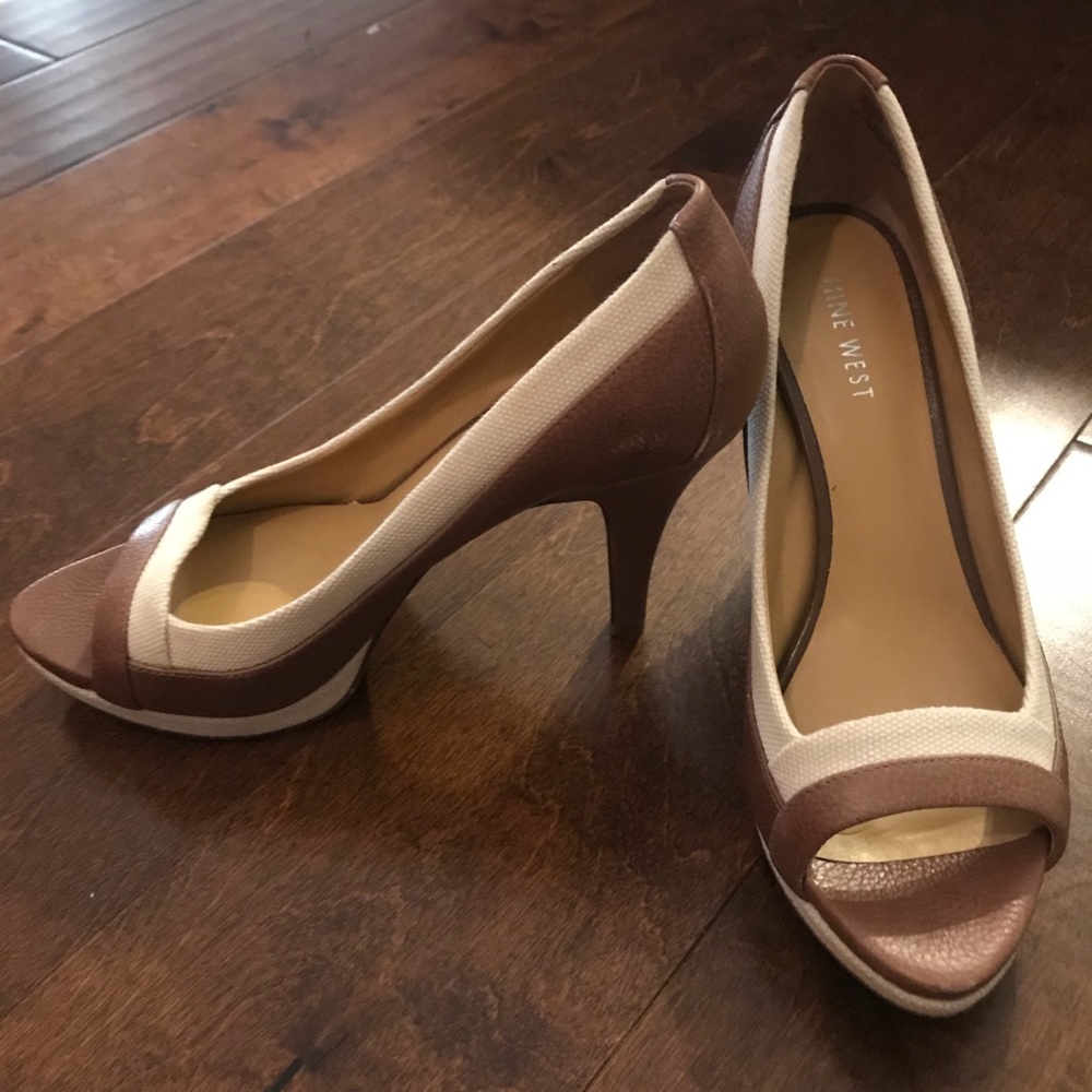 Heels - Picture 2 of 3